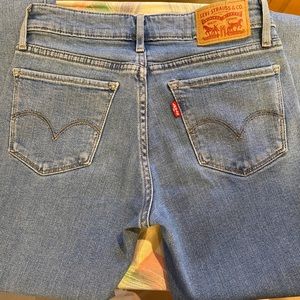 711 Skinny Levi’s Women’s Jeans